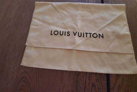 louis vuitton dist bag pouch